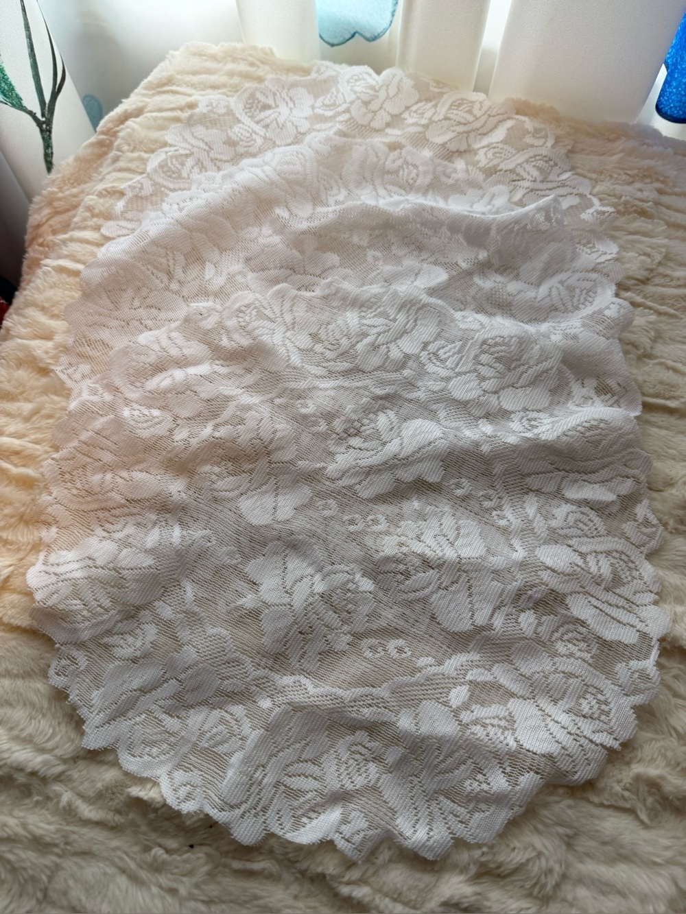 Set of 4 White Lace Round Doilies 12” Rose Floral Scalloped